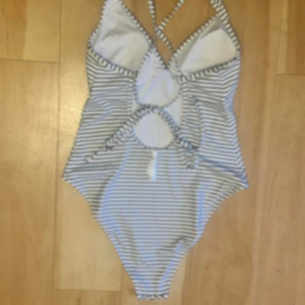 Cupshe large striped one piece ties NWOT - Picture 2 of 5